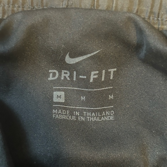 Black Nike shorts - Picture 2 of 3